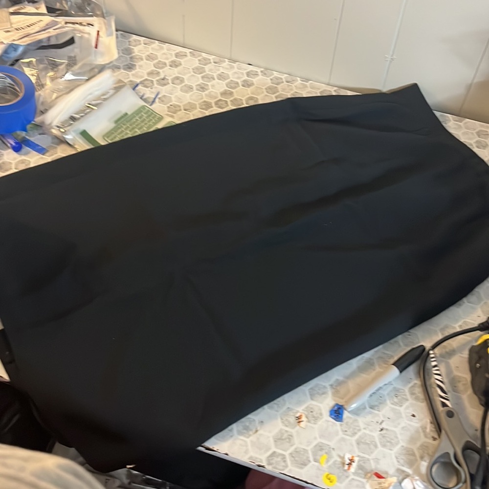 Alia Sz 10 Black Zip Up Back Slit MIDI Pencil Skirt